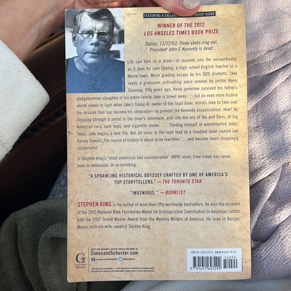 Stephen King “11/22/63” and Kristin Hannah “Firefly Lane” - Picture 4 of 7